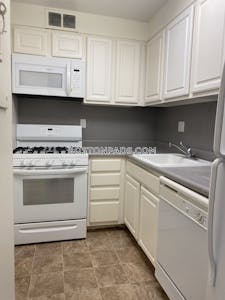 Brookline 2 Beds 1.5 Baths  Boston University - $4,000 No Fee