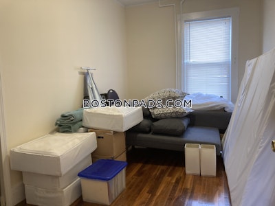 Waltham Apartment for rent 3 Bedrooms 1 Bath - $2,700